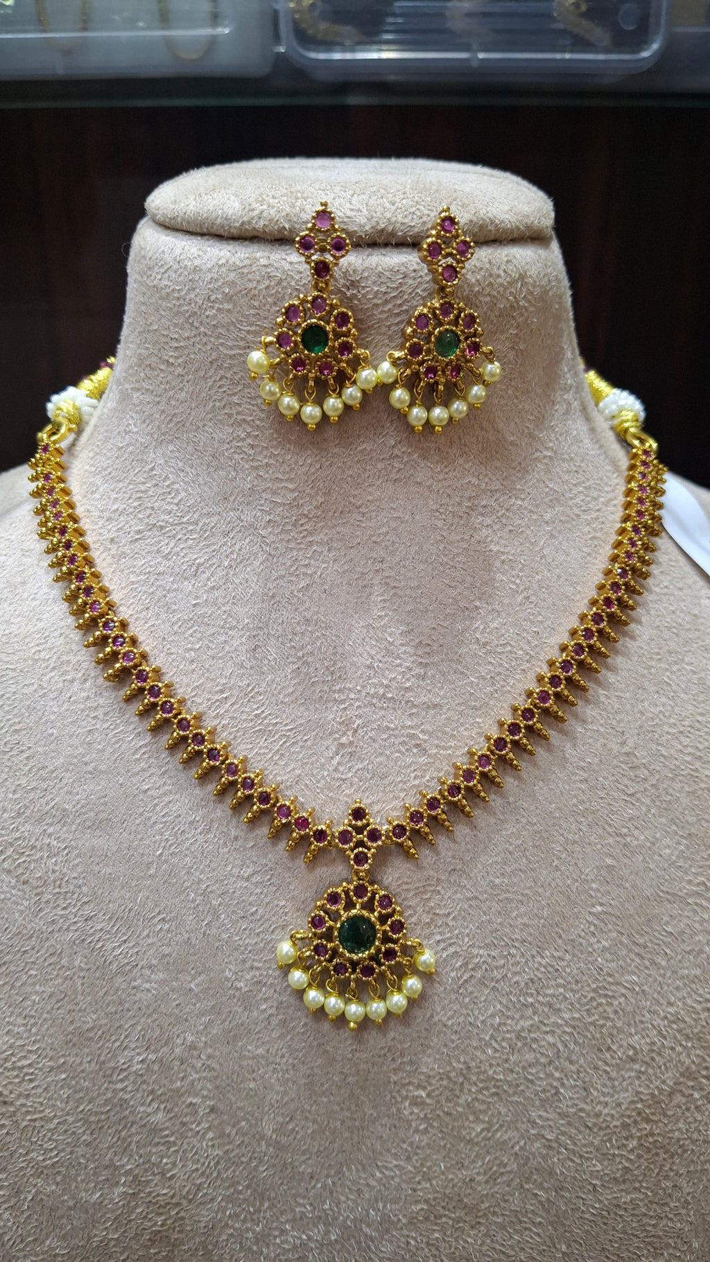 ANTIQUE NECKLACE