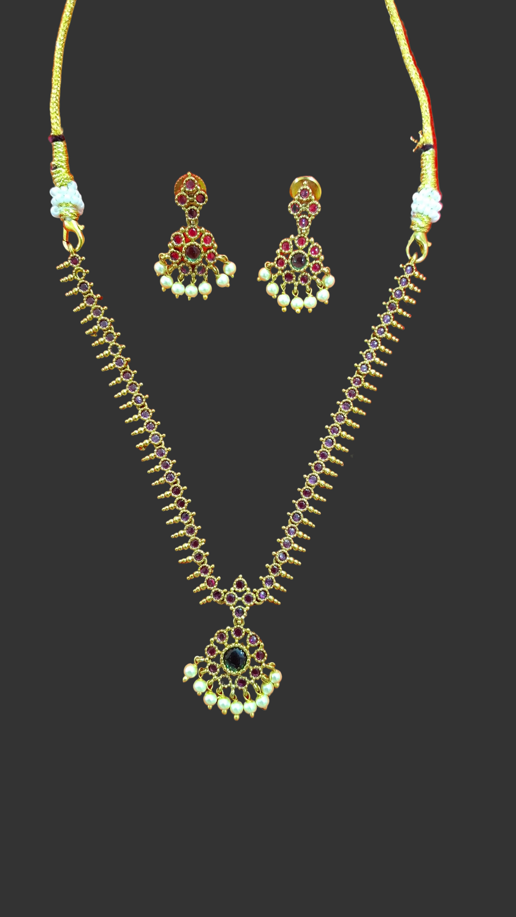 ANTIQUE NECKLACE