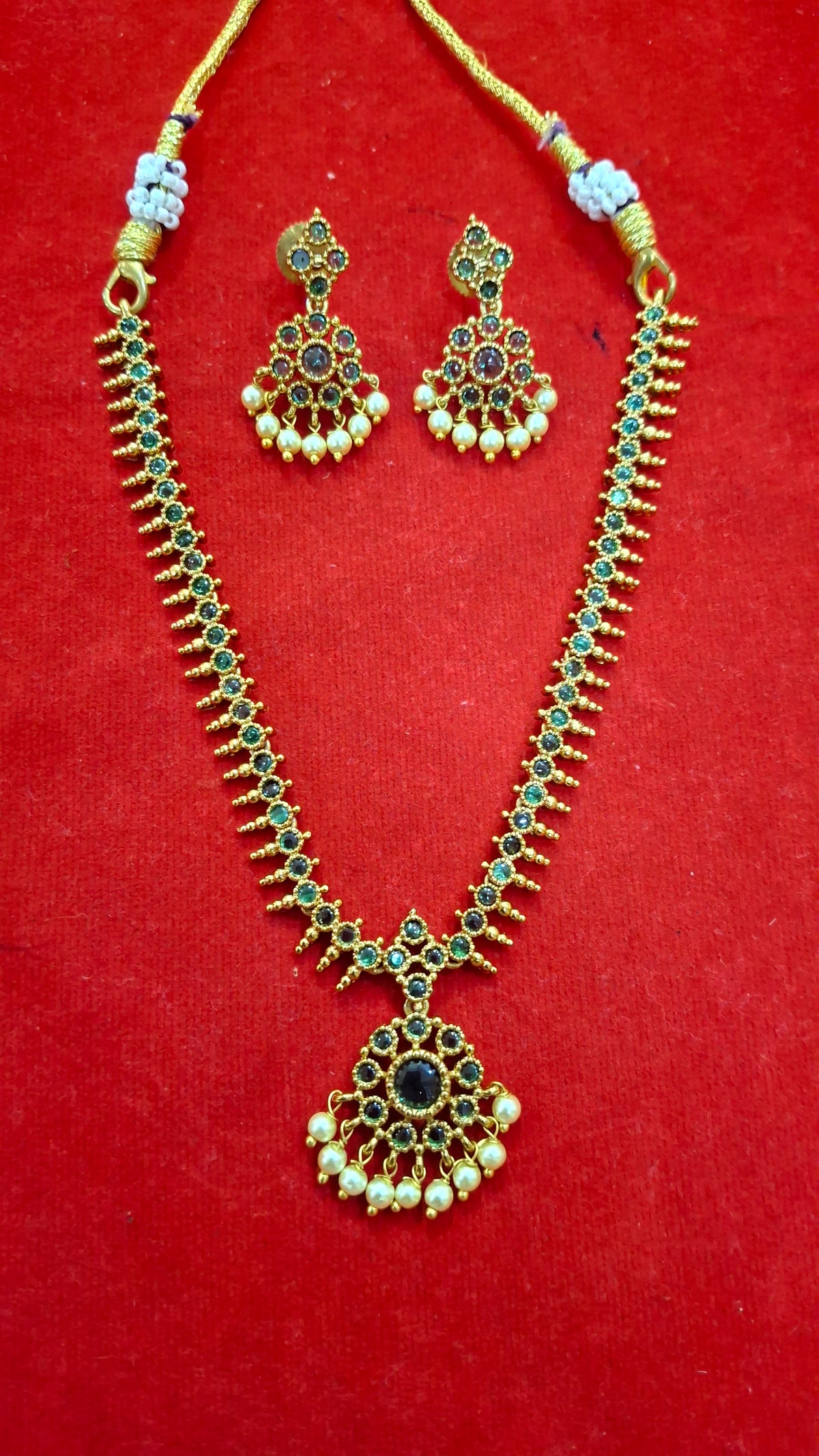 ANTIQUE NECKLACE