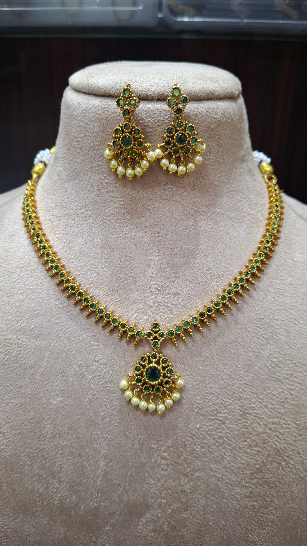 ANTIQUE NECKLACE