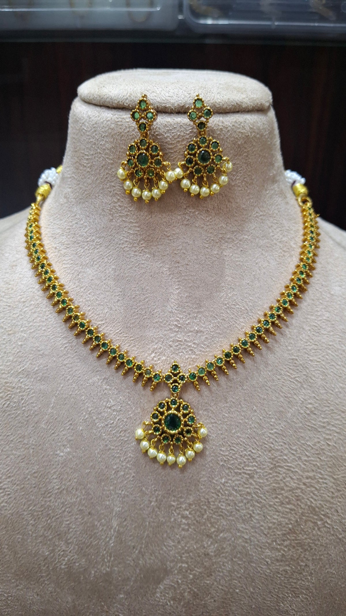ANTIQUE NECKLACE