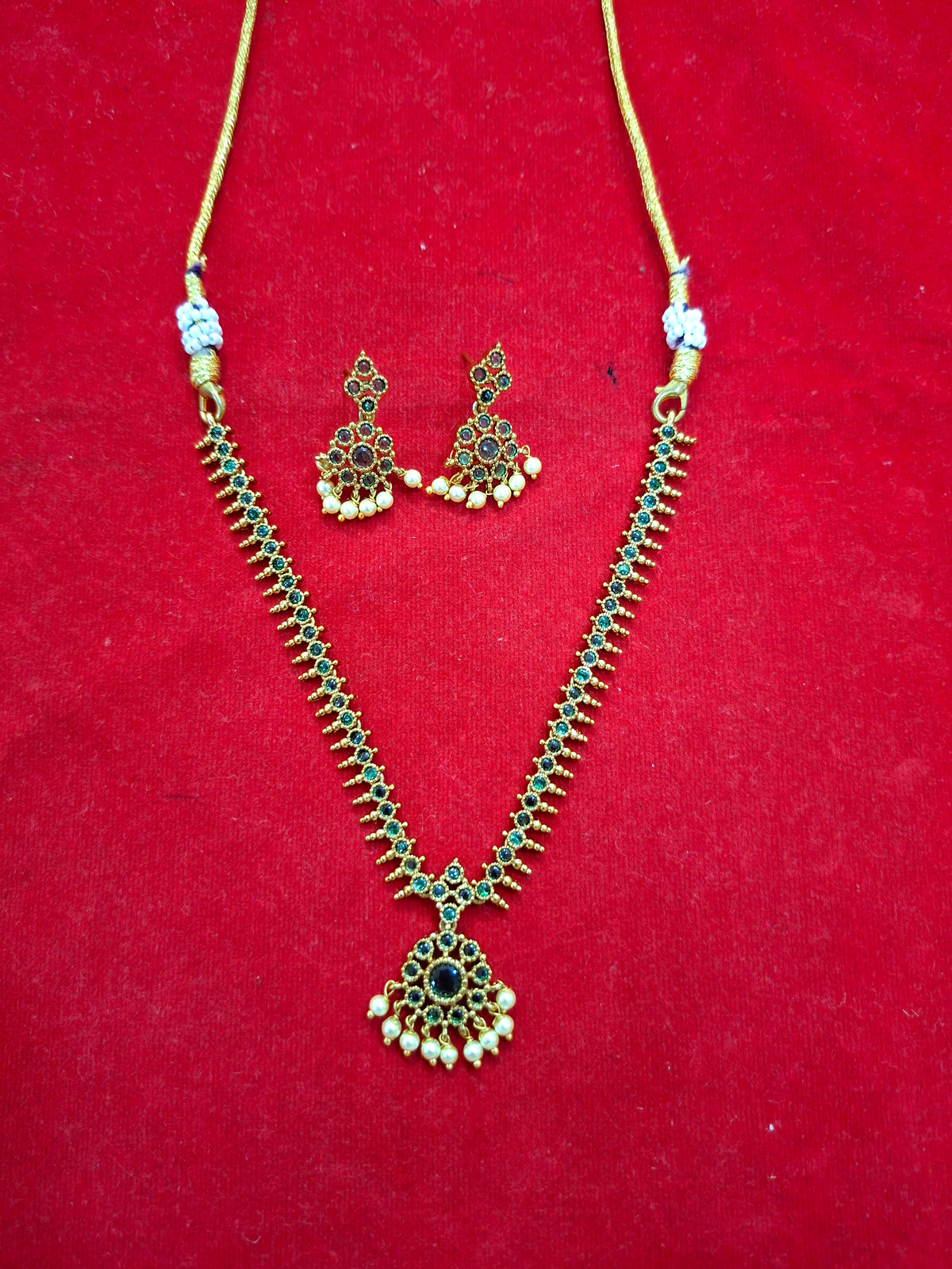 ANTIQUE NECKLACE