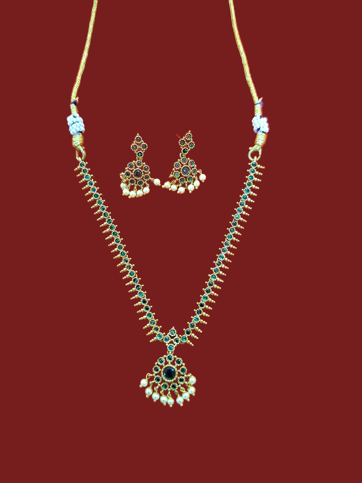 ANTIQUE NECKLACE