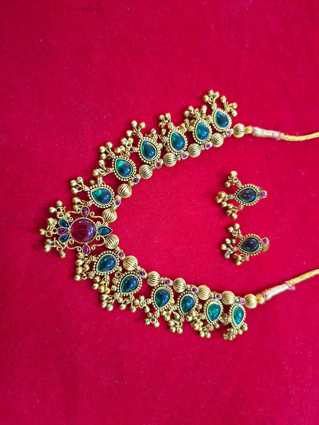 ANTIQUE CHOKER NECKLACE