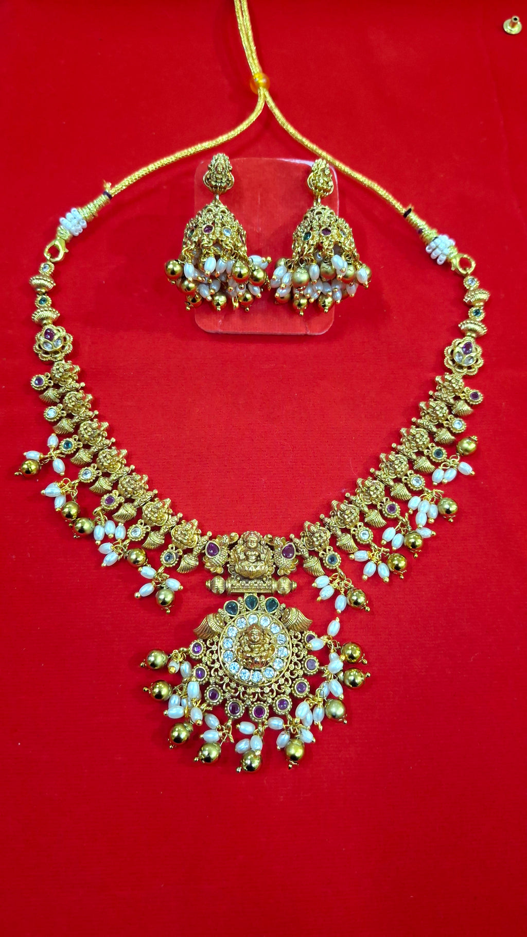 ANTIQE NECKLACE