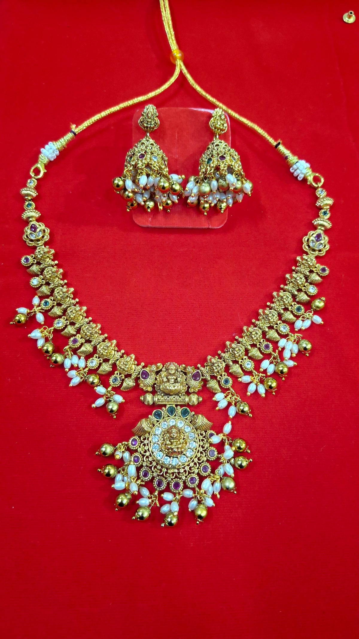 ANTIQE NECKLACE