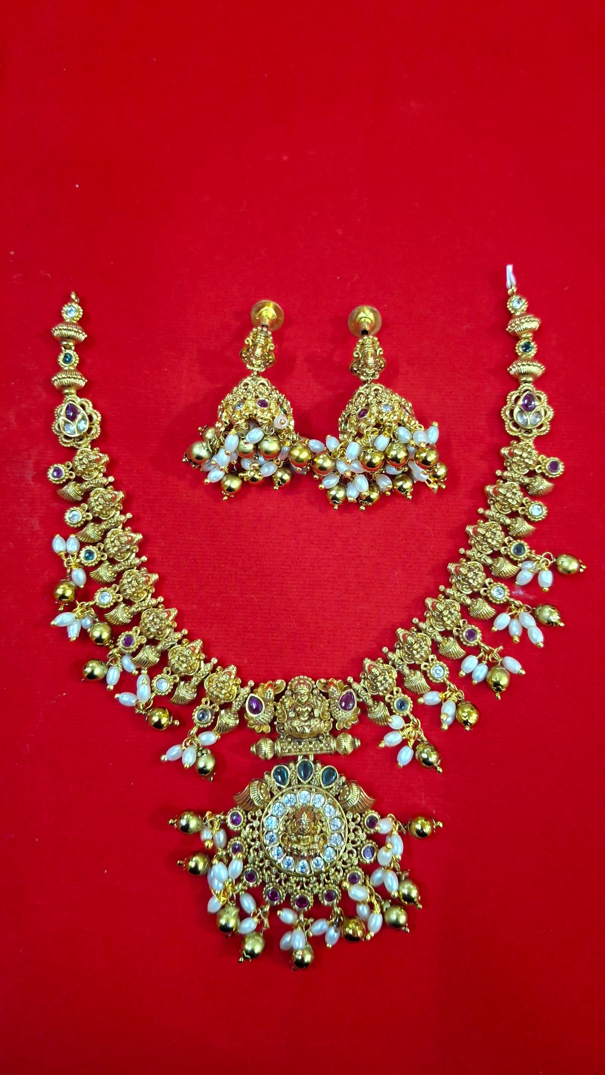 ANTIQE NECKLACE